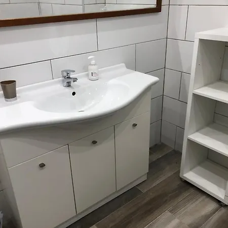 Rez De Villa, Confort 4 Pers Parking Proche Ajaccio Apartment *